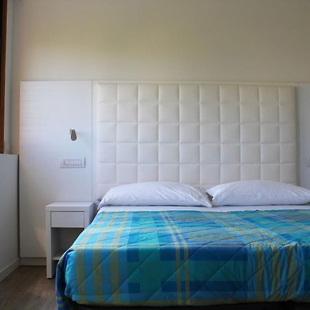 Hotel Saint Tropez Riccione Exterior foto