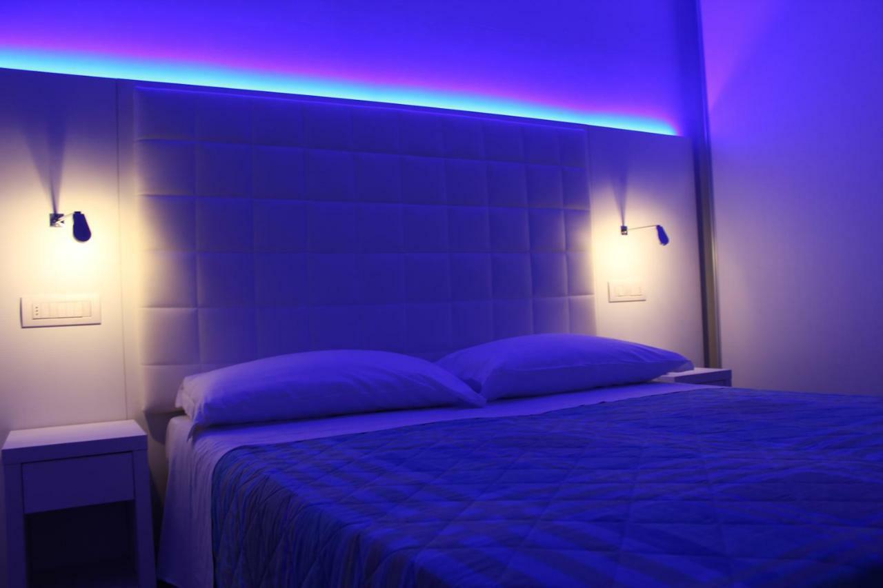 Hotel Saint Tropez Riccione Exterior foto